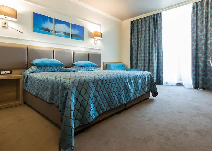 Готель Tiara Сонячний Берег