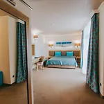 Tiara فندق ساني بيتش
