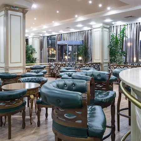 Tiara Hotel