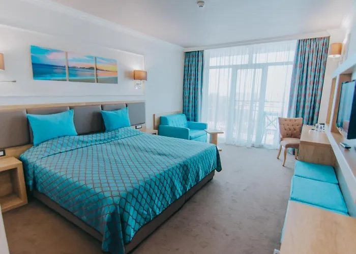 Tiara ساني بيتش